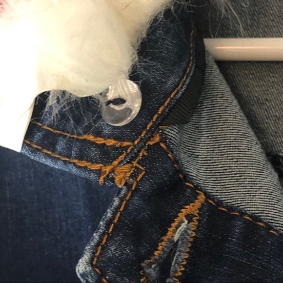 Tahari Denim Trucker Jacket with Detachable White Faux Fur Collar Size S* wom721 - Picture 8 of 10